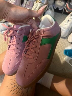Women's Pink & Green Casual Sneakers